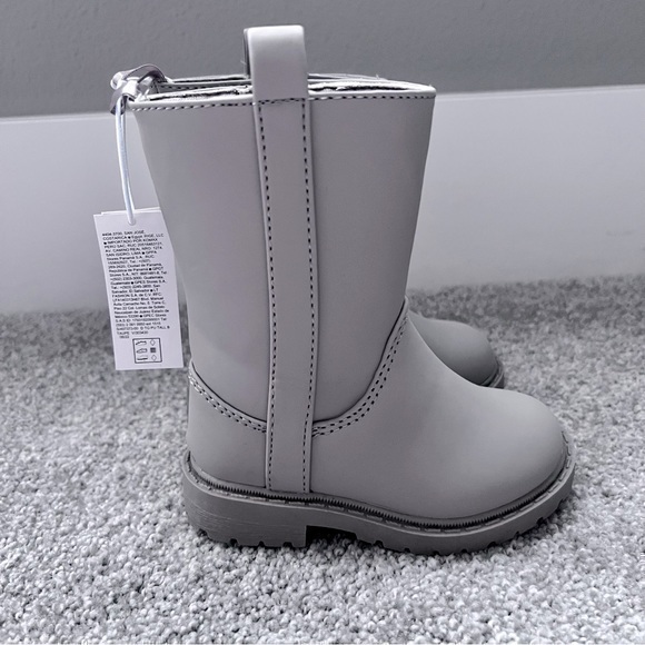 💚 NWT Old Navy toddler taupe colored boots size 5 - Picture 1 of 7